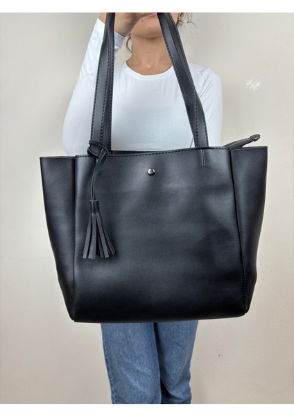 Kadın Suni Deri Siyah Püskül Detaylı Midi Boy Omuz Çantası fırsatları