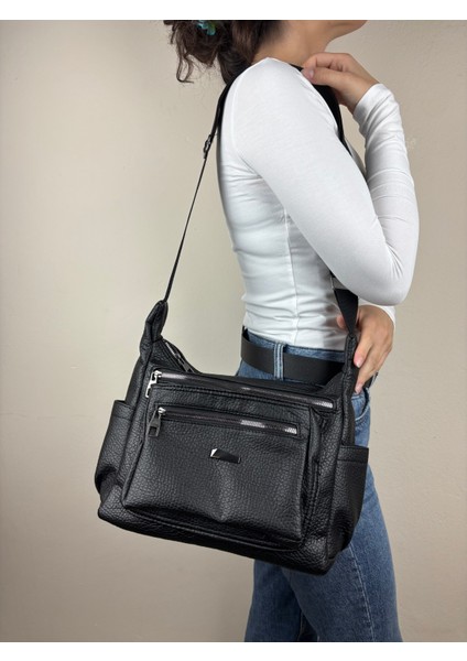 Kadın Suni Deri Siyah Düz Form Çok Cepli Klasik Maxi Boy Omuz Çantası fırsatları