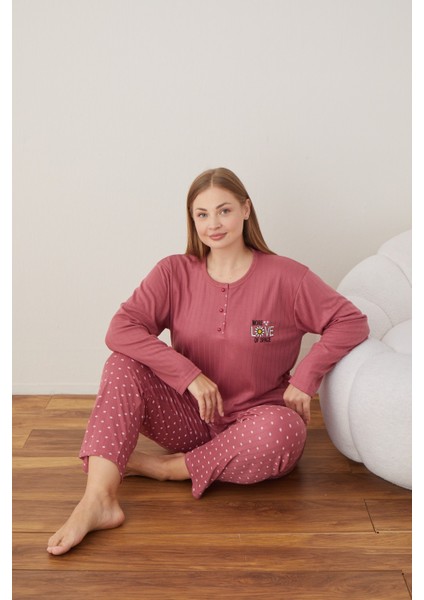 Kadın Kışlık Büyük Beden Curve Nakışlı Desenli Yakası Düğmeli Uzun Kollu Pijama Takımı modelleri