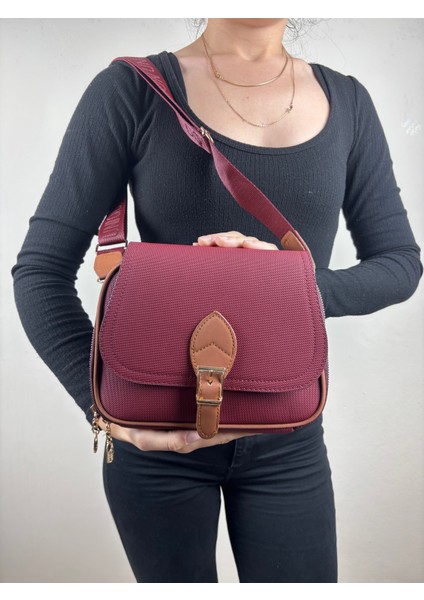 Kadınkumaş Bordo Tokalı Kapaklı Şık Mini Boy El ve Omuz Çantası