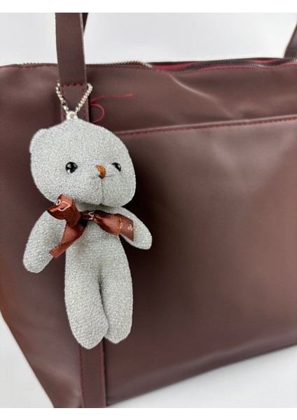 Kadınkumaş Bordo Ayıcık Aksesuarlı Geniş Hacimli Maxi Boy Omuz Çantası