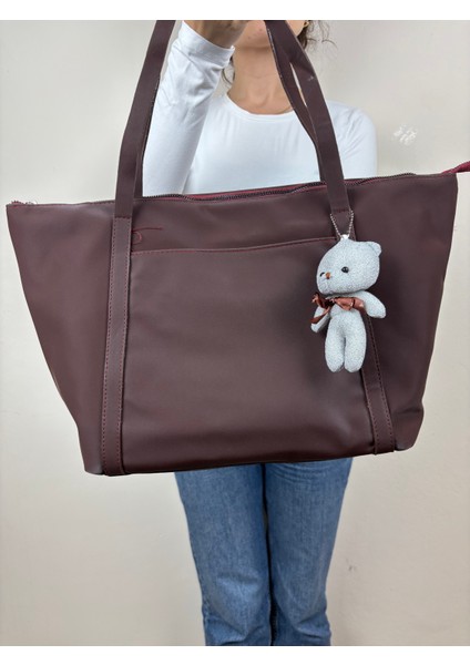 Kadınkumaş Bordo Ayıcık Aksesuarlı Geniş Hacimli Maxi Boy Omuz Çantası indirimleri