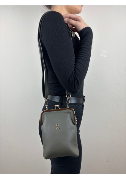 Kadın Suni Deri Haki Metal Çerçeveli Vintage Mini Boy El Çantası indirimleri