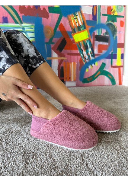Kadın Sessiz Taban Çok Yumuşak ve Hafif Arkası Lastikli Peluş Ev Botu