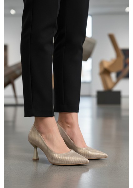 Altın Hafif Ince Topuklu Kadın Topuklu Ayakkabı 665140 Z