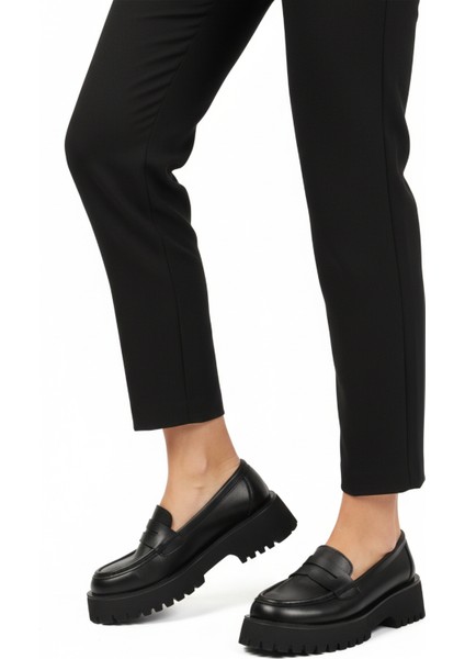 Siyah Cilt Kalın Topuklu Kadın Günlük Ayakkabı 572453 Z modelleri