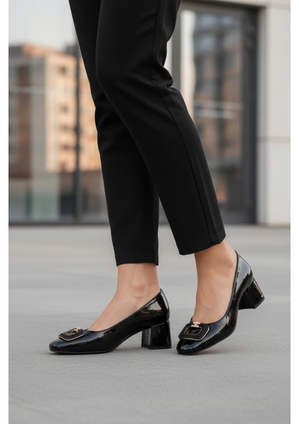 Siyah Rugan Kadın Topuklu Ayakkabı 695040 Z