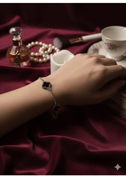 Silver Renk Siyah Taşlı Yonca Model Paslanmaz Çelik Bileklik Şans Bilekliği modelleri