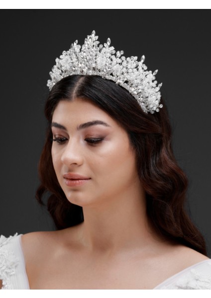 Kristal Taşlı Işıltılı Taç – Zarif Saç Aksesuarı