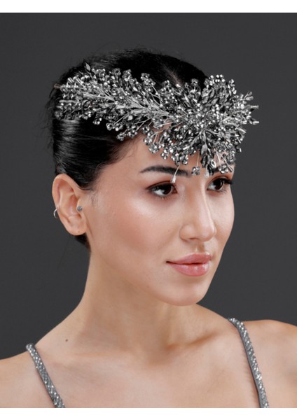 Kristal Çiçek Detaylı Işıltılı Taç – Zarif Saç Aksesuarı