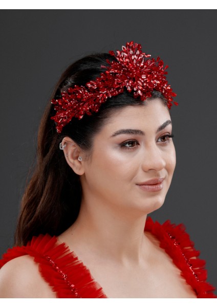 Kristal Çiçek Detaylı Işıltılı Taç – Zarif Saç Aksesuarı