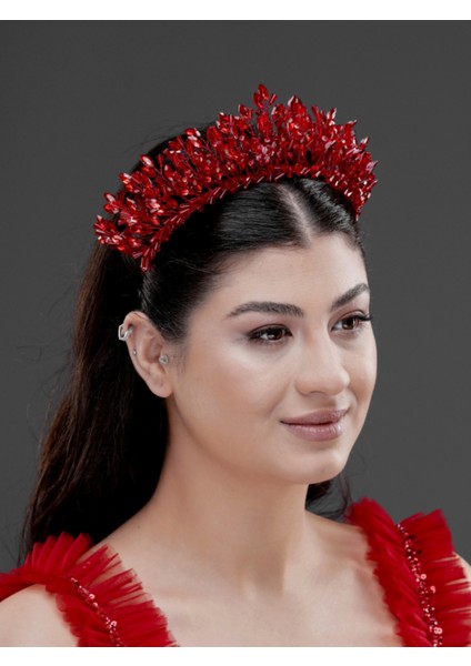 Taş Detaylı Kristal Prenses Taç – Işıltılı Gelin, Nişan ve Özel Davet Saç Aksesuarı