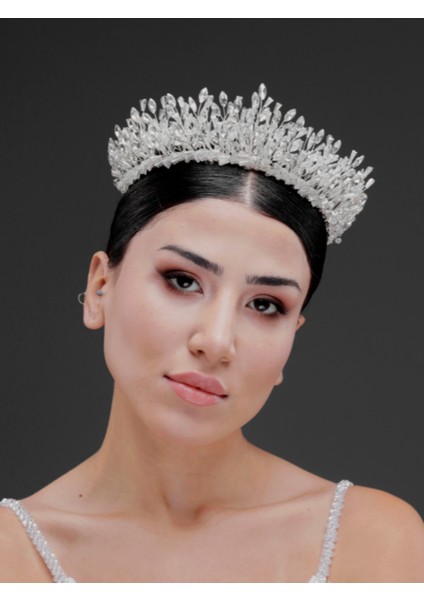 Taş Detaylı Kristal Prenses Taç – Işıltılı Gelin, Nişan ve Özel Davet Saç Aksesuarı
