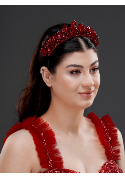 Zarif Kristal Taşlı Gelin Tacı – Işıltılı Gümüş Renk Düğün, Nişan ve Özel Gün Aksesuarı