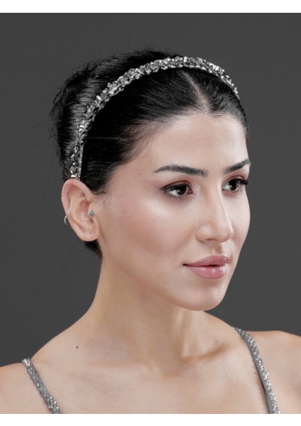 Kristal Taşlı Zarif Taç – Özel Gün, Nişan, Kına ve Gelin Saç Aksesuarı