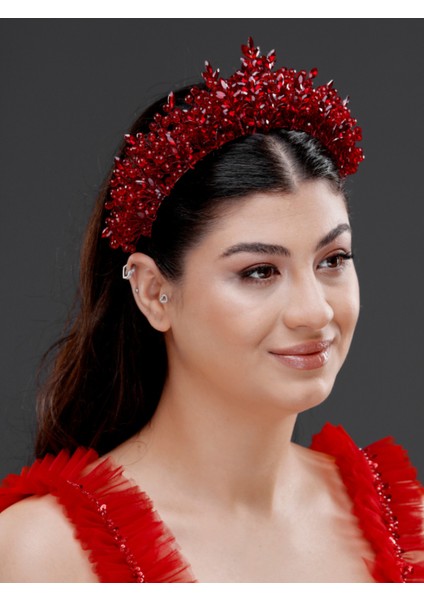 Kristal Taşlı Işıltılı Taç – Zarif Saç Aksesuarı