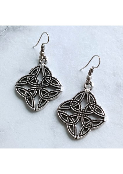 Kelt Düğümü Şekilli Kadın Küpe Çift Adet Gümüş Kaplama El Yapımı Küpe modelleri