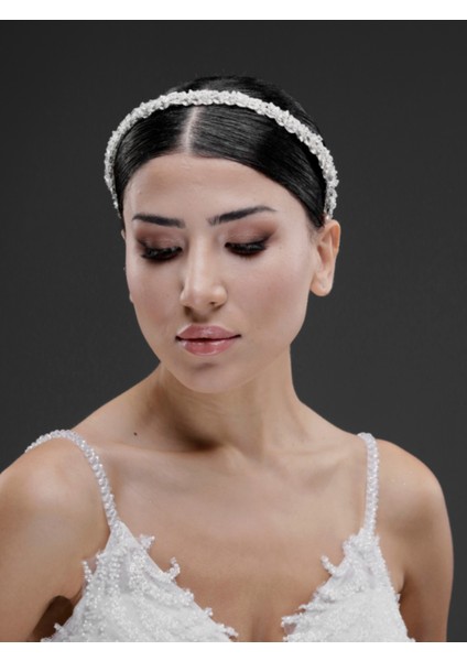 Kristal Taşlı Zarif Taç – Özel Gün, Nişan, Kına ve Gelin Saç Aksesuarı