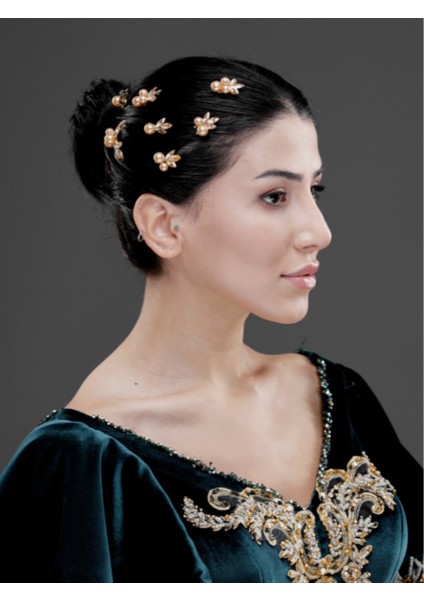 Inci ve Taş Detaylı Minik Çiçekli Topuz Tokası – Gelin, Nişan ve Özel Gün Saç Aksesuarı