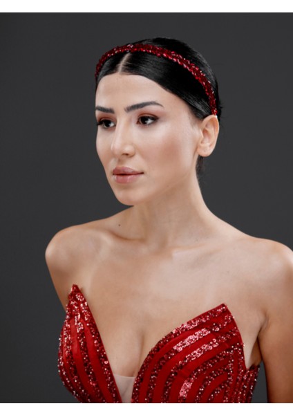 Kristal Taşlı Zarif Taç – Özel Gün, Nişan, Kına ve Gelin Saç Aksesuarı