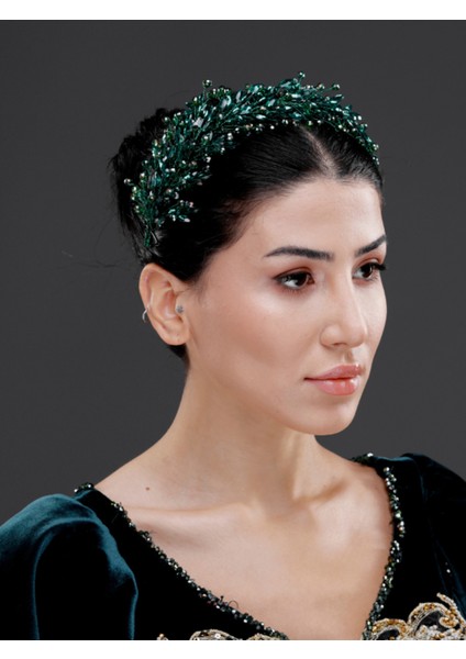 Kristal Taşlı Zarif Taç – Farklı Renk Seçenekleriyle Özel Gün Saç Aksesuarı