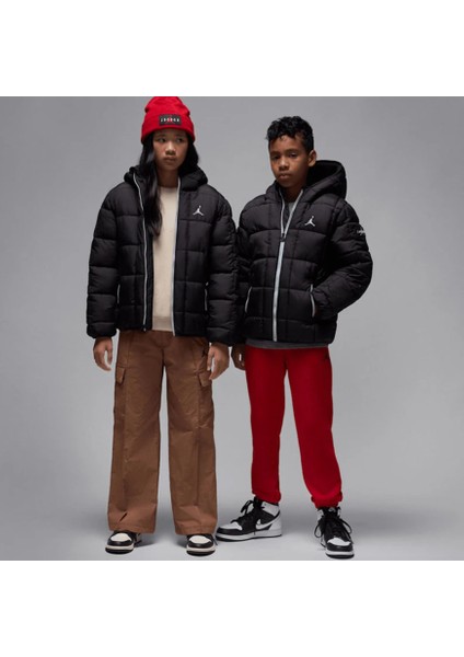 Nıke Jordan Jdn Essentıal Mdwt Puffer Erkek Çocuk Mont 95F009 indirimleri