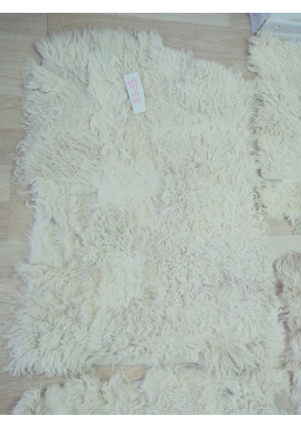 Gerçek Koyun Postundan Toskana Uzun Tüylü, Kalın Tok Duran Rengarenk Halı Seccade