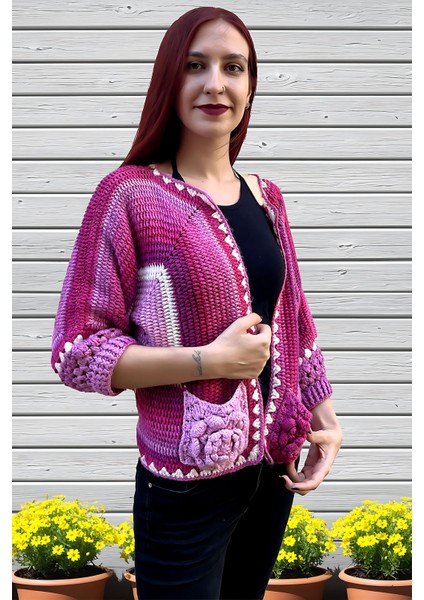 Pembe ve Lila Kare Desen El Örgüsü Kadın Hırka modelleri