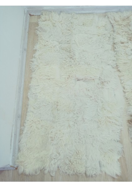 Gerçek Koyun Postundan Toskana Uzun Tüylü, Kalın Tok Duran Rengarenk Halı Seccade