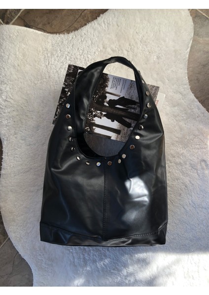 Zımba Detaylı Yumuşak Deri Omuz Çantası