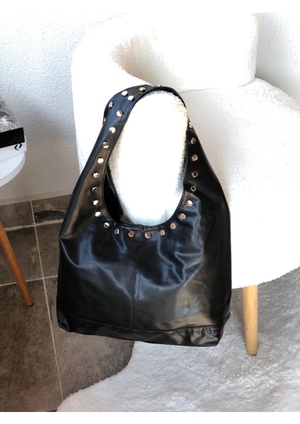 Zımba Detaylı Yumuşak Deri Omuz Çantası modelleri