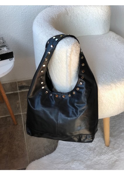 Zımba Detaylı Yumuşak Deri Omuz Çantası fırsatları