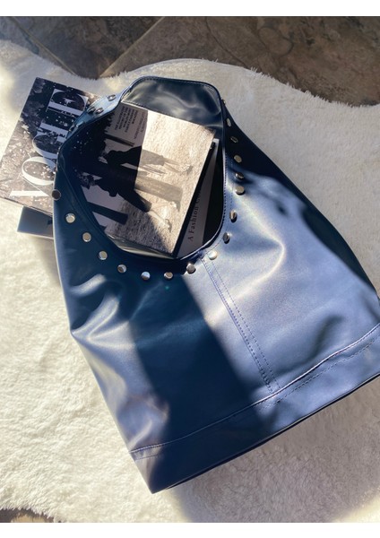 Zımba Detaylı Yumuşak Deri Omuz Çantası modelleri