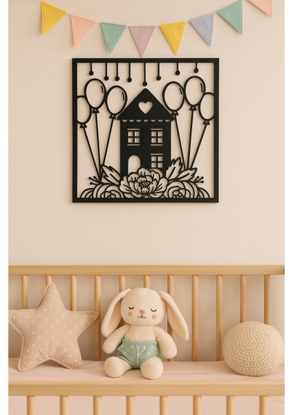 Neşeli Ev Figürlü Metal Tablo | Balon ve Çiçek Detaylı Duvar Dekoru