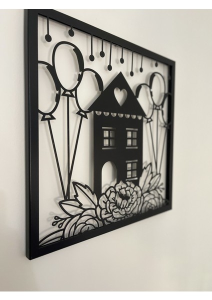 Neşeli Ev Figürlü Metal Tablo | Balon ve Çiçek Detaylı Duvar Dekoru indirimleri