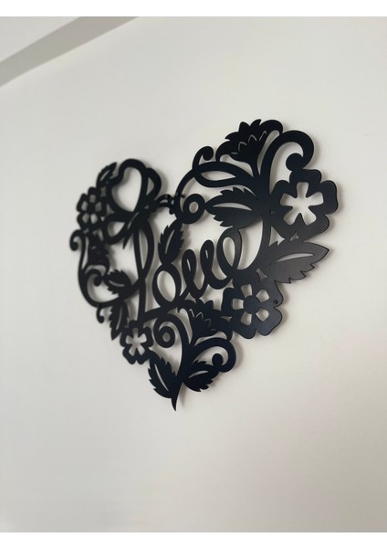 Çiçek Motifli Kalp Metal Tablo – Romantik Dekoratif Aksesuar fiyatları
