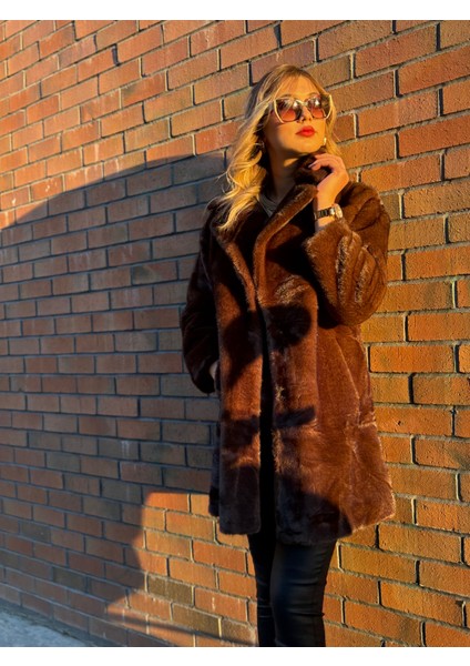 Ekstra Yumuşak Doku Dolgun Kancalı Uzun Kürk Kaban fiyatları