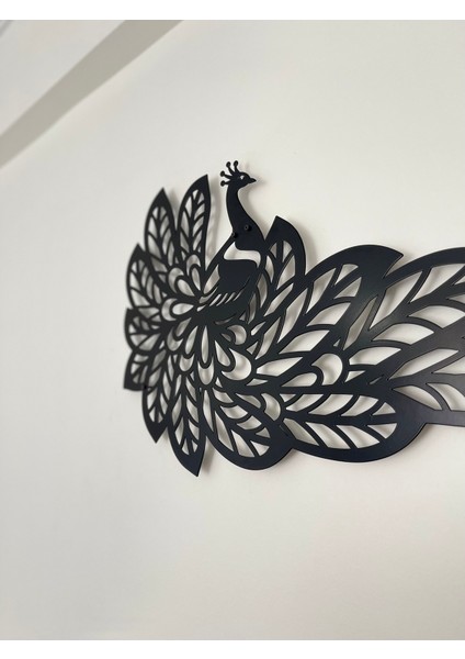 Tavus Kuşu Metal Duvar Tablosu – Zarif Siyah Dekoratif Tasarım fırsatları