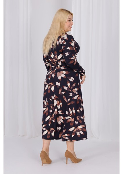Kadın Siyah Kahve Floral Desen Kruvaze Yaka Büyük Beden Esnek Maxi Elbise