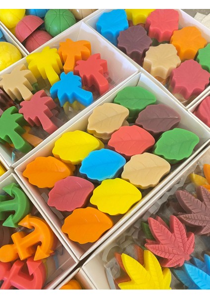 HEDİYELİK, DEKORATİF RENKLİ İLKBAHAR YAPRAK SABUNLAR 24 ADET KUTU İÇİNDE