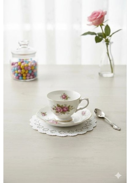 Tepsi Için Dantelli Kağıt 32 x 45 (-100 Lü-) + Dantel Bardak Altlığı Küçük Boy 9 cm (500ADET) modelleri