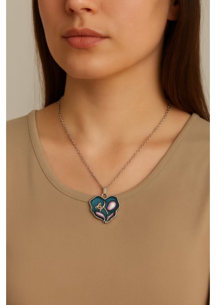 Inci Detaylı Deniz Kabuğu Figürlü Çelik Kadın Kolye