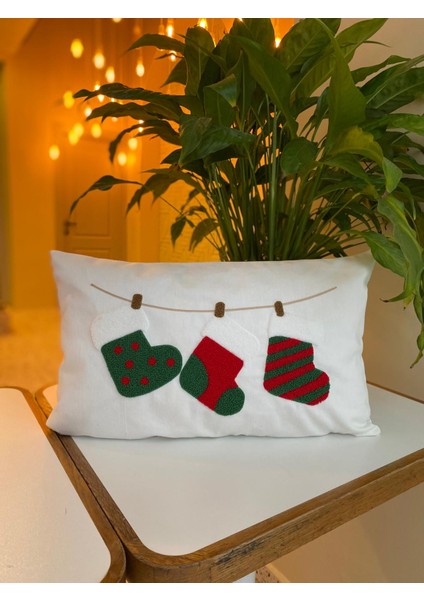 Yılbaşı Çorap Desenli Punch Işlemeli Kırlent Kılıfı - 30X50CM - Yılbaşı Kırlent Kılıfı fırsatları