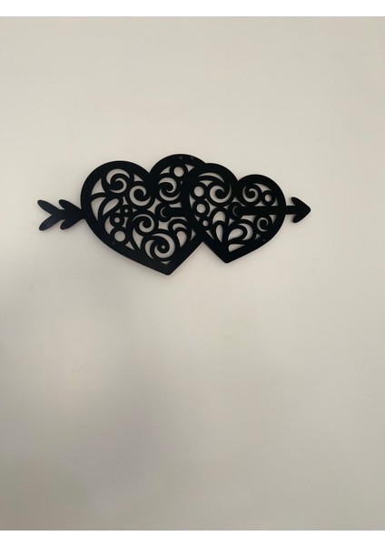 Desenli Aşık Kalpler Metal Tablo | Romantik Ok Figürlü Duvar Dekoru fiyatları