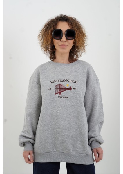 San Francisco Nakışlı Arkası Fermuarlı Oversize Sweatshirt fırsatları