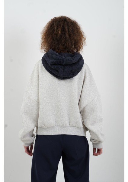 City Nakışlı Peluş Kapüşonlu Sweatshirt indirimleri