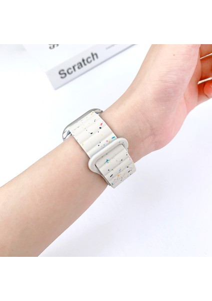 Apple Watch Series 10 42MM/9 8 7 41MM/SE (2023) Se (2022) Se 6 5 4 40MM/3 2 1 38MM Için Manyetik Silikon Kayış - Beyaz (Yurt Dışından) fırsatları