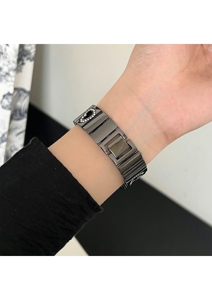 Apple Watch Series 10 42MM/9 8 7 41MM/SE (2023) Se (2022) Se 6 5 4 40MM/3 2 1 38MM Için Içi Boş Kalp Metal Kayış - Siyah (Yurt Dışından) indirimleri