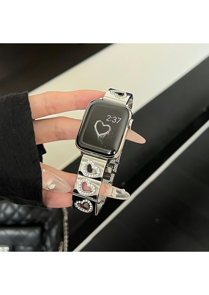 Apple Watch Series 10 42MM/9 8 7 41MM/SE (2023) Se (2022) Se 6 5 4 40MM/3 2 1 38MM Için Içi Boş Kalp Metal Kayış - Gümüş (Yurt Dışından) fiyatları