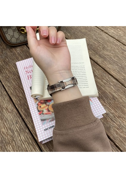 Apple Watch Series 10 42MM/9 8 7 41MM/SE (2023) Se (2022) Se 6 5 4 40MM/3 2 1 38MM Manyetik Tokalı Yün Kayış Ekose Doku-Haki (Yurt Dışından) fırsatları